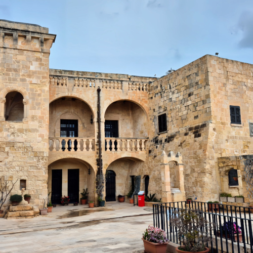 Malte, les Trois Cités, Le fort St Angelo. Le Palais du Magistrat. Malte les Trois Cités Le fort St Angelo