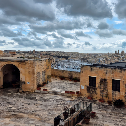Malte, les Trois Cités, Le fort St Angelo. Le Palais du Magistrat. Malte les Trois Cités Le fort St Angelo