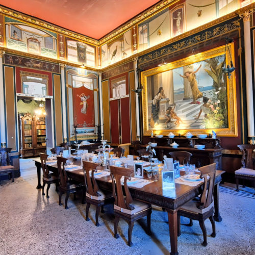 Malte le Palazzo Parisio à Naxxar.
La salle à manger Pompéi. Malte le Palazzo Parisio à Naxxar