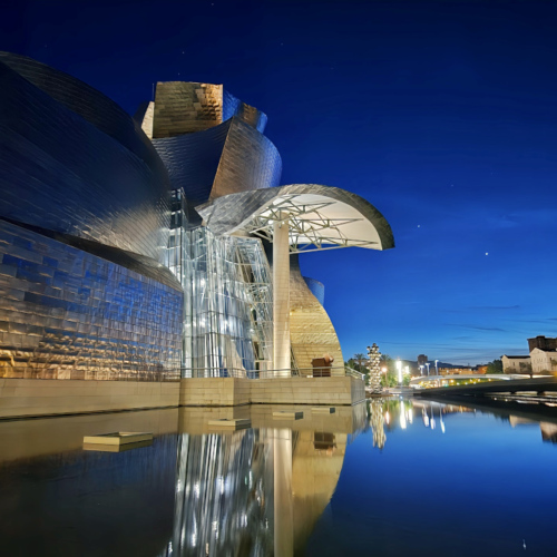 Bilbao Musée Guggenheim en nocturne Bilbao Musée Guggenheim en nocturne