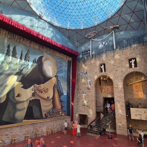 Visite du Théâtre Musée Dalí. Visite du Théâtre Musée Dalí.