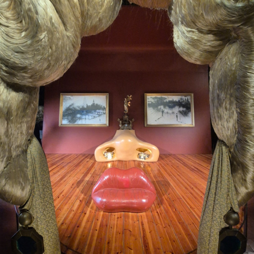 Visite du Théâtre Musée Dalí. Visite du Théâtre Musée Dalí.