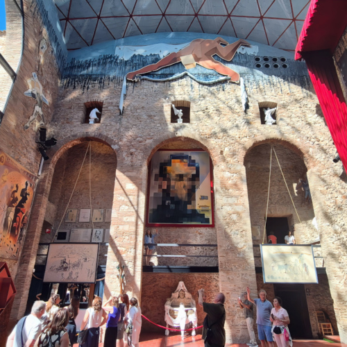 Visite du Théâtre Musée Dalí. Visite du Théâtre Musée Dalí.