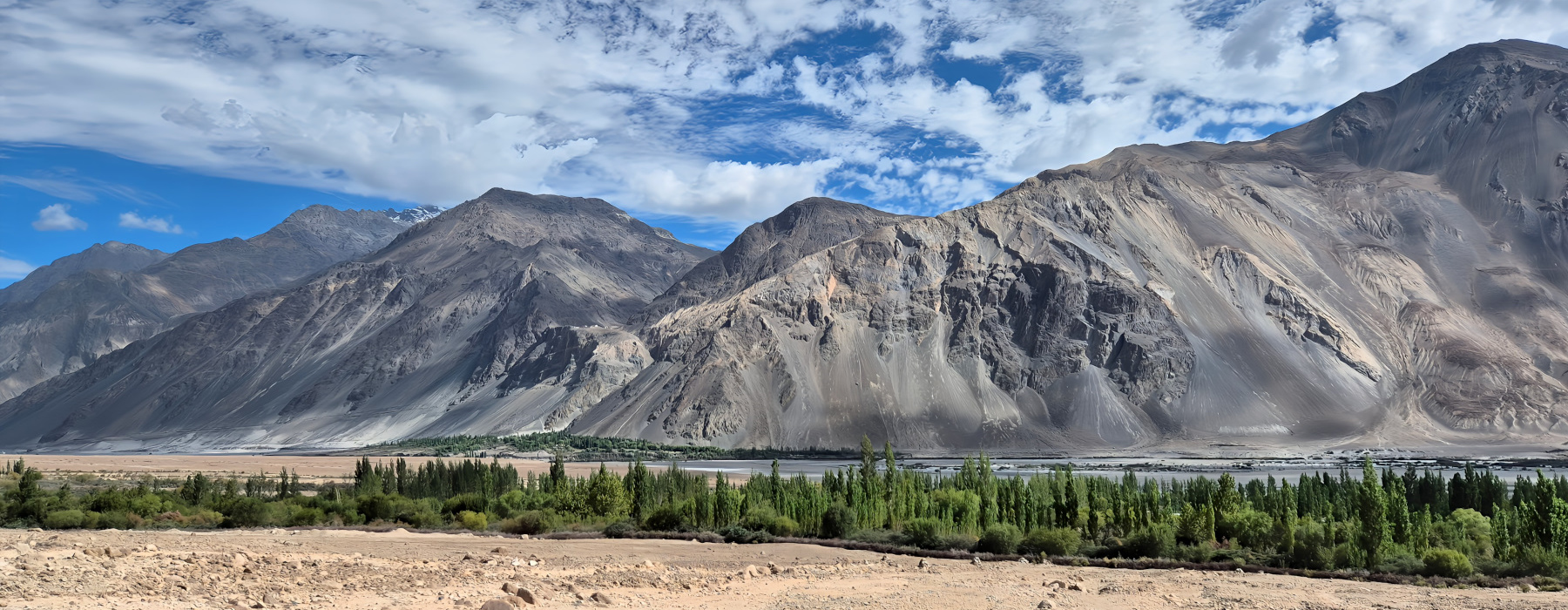 Inde Ladakh Hunder à Turtuk Inde Ladakh Hunder à Turtuk