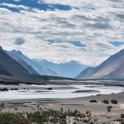 Inde Ladakh Hunder à Turtuk Inde Ladakh Hunder à Turtuk