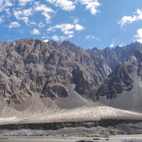 Inde Ladakh Hunder à Turtuk Inde Ladakh Hunder à Turtuk