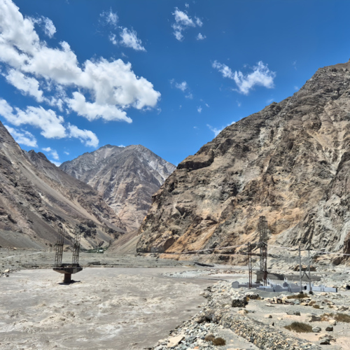 Inde Ladakh Hunder à Turtuk.
Un pont en construction sur la Shyok. Inde Ladakh Hunder à Turtuk