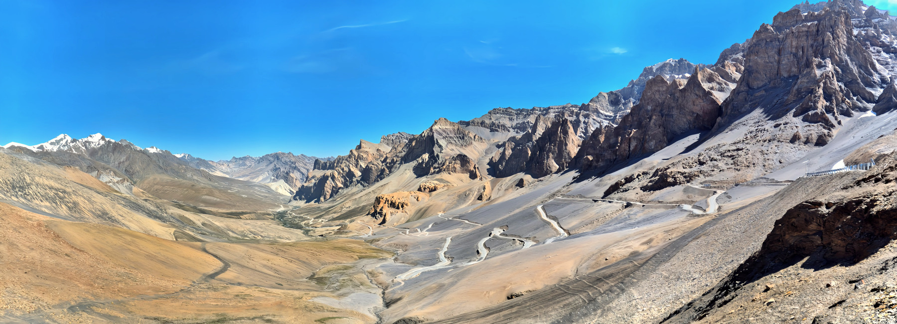 Inde Ladakh route de Stongday à Lamayuru. Inde Ladakh route de Stongday à Lamayuru