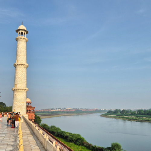 Inde Agra Taj Mahal. La rivière Yamuna. Inde Agra Taj Mahal