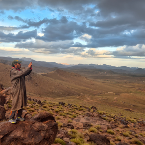Sur les hauteurs, coucher de soleil avec arc-en-ciel. Superbes paysages. Maroc Djebel Saghro jour 4